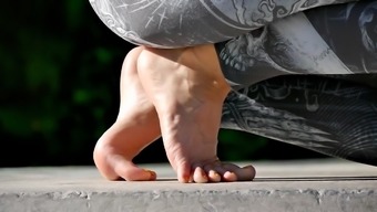 Feet 006 - Starting Position