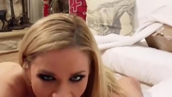 Mofos - Pornstar Vote - Jessa Rhodes'S Pussy Gets A Package