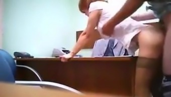 Видео подглядывание за секретаршами 8