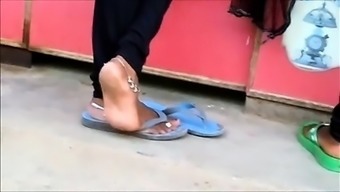 Candid Indian Anklet Feet Shoeplay In Flipflops