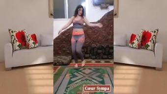 Arabian Cuckold Wife Dance For His Friends 