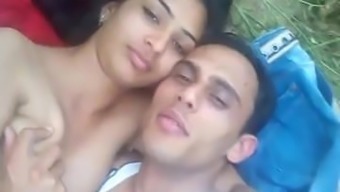 Cute Girl Outdoor Sex