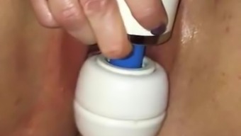 Swinging Milf Squirts 