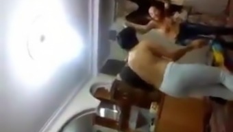 Bailando En Tetas