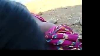 Desi Randi Village Bhabhi Sucking Guy'S Cock Talking Sexy
