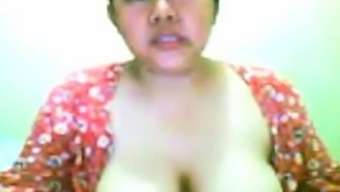 Indonesia- Cam Sex Tante Part 1