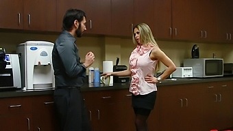 Fucking In The Office With Cougar Rachel Roxxx In High Heels