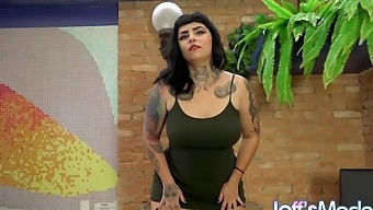 Machine Reams Hot Plumper Alana Kralissa