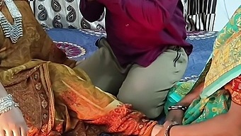 Desi Indian Oral Videos - Genuine Desi Sex Videos Of Nokar Malkin And Mom Group Sex