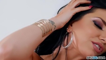 Romi Rain'S Facial Skills On Display