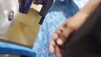Telugu Aunty'S Dirty Masturbation